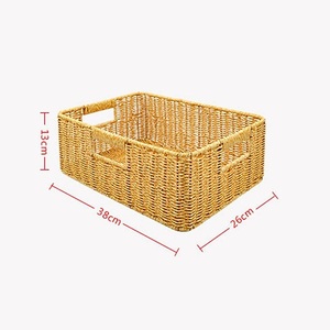 Cesta de almacenamiento para el hogar hecha de bambú. - Product Image 3