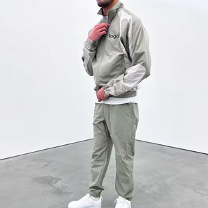 Chaqueta y pantalón con cremallera, chándal cortavientos con hombros caídos y logotipo personalizado de nailon pesado 100% para hombre - Product Image 3