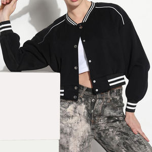 Veste universitaire courte pour femme avec logo personnalisé en gros, nouveau style, veste en cuir brodée tendance pour la saison extérieure - Product Image 3