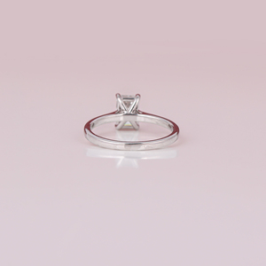 Bague de fiançailles solitaire luxueuse en diamant de laboratoire taille émeraude, plaqué or massif 18 carats, certifiée IGI, cadeau raffiné pour femme - Product Image 5