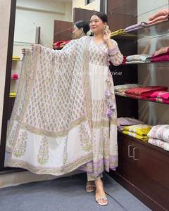 Nouvelle collection : Kurti en coton artisanal pour femme, séchage rapide, avec dupatta – Tenue moderne pour fêtes, mariages et toutes saisons - Product Image 2