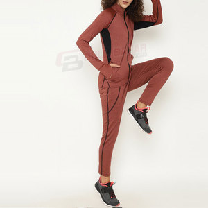 Conjunto Deportivo de Invierno Transpirable para Mujer con Sudadera con Capucha y Pantalones Deportivos de Corte Regular - Product Image 5