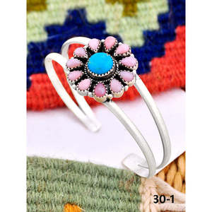 Bracelet manchette artisanal en opale rose et argent sterling Kingman du sud-ouest – Accessoire de mode - Product Image 1
