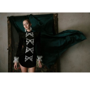 Colección de vestidos de fiesta de lujo de marca vietnamita local ENZO & LEO BLACK DUCHESS Bodycon Mini vestido para fin de año 2025 - Product Image 1