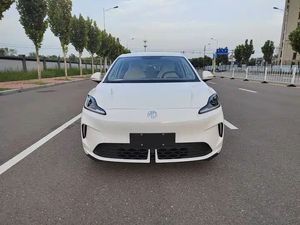 Édition 2024 SUV 4 places essence, propulsion arrière, turbo automatique, sièges en cuir, 363L, IP6 9K, sans accident, prêt à être expédié - Product Image 2