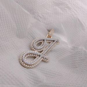 สร้อยคอจี้ตัวอักษรแบบฮิปฮอปสั่งทำพิเศษ ทองคำขาวหรูหรา ด้านหลังแบบตัน ประดับเพชรไมโครเพฟ สำหรับทุกเพศ เหมาะสำหรับการซื้อจำนวนมากและขายปลีก - Product Image 3