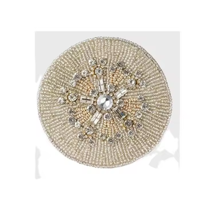 Sous-verre de broderie de perles de rocaille faites à la main conception personnalisée sous-verre perlé de luxe en gros pour la décoration de table pour les mariages - Product Image 2
