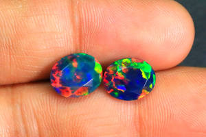 Piedra preciosa de ópalo negro etíope natural Welo, arcoíris brillante, gemas de ópalo negro llamativo, piedra de ópalo negro etíope de corte ovalado precioso - Product Image 4