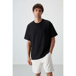 T-shirt basique pour homme en tissu gaufré noir à texture interlock, coupe ample - 88379 - Noir - Product Image 1