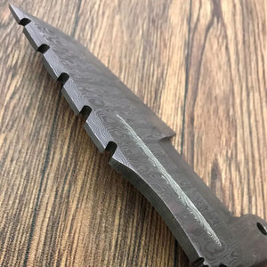 มีดแทรคเกอร์เหล็กดามัสกัสคุณภาพสูง ทำด้วยมือ สำหรับกิจกรรมกลางแจ้ง แคมป์ปิ้ง บุชคราฟต์ และล่าสัตว์ - Product Image 2