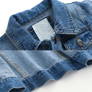 แจ็คเก็ตยีนส์เด็กกันน้ำรุ่นใหม่มาแรงปี 2024 เสื้อโค้ทเด็กผู้ชายผ้าฝ้ายสำหรับฤดูใบไม้ผลิ พร้อมลายปัก แจ็คเก็ตยีนส์เด็กแบบ OEM - Product Image 4