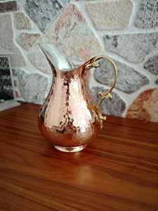 Jarra de cobre para bebidas con diseño martillado: diseño antiguo, elegante contenedor de bebidas para el hogar, la cocina y las fiestas - Product Image 3