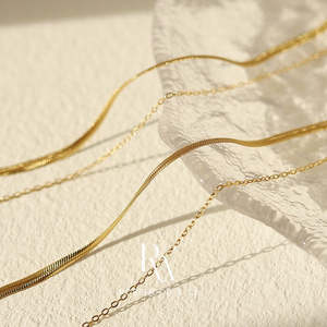 Collana Geometrica a Spina di Pesce da 2mm, Antiossidante, Impermeabile, Placcata Oro, Doppia Catena Sottile, Regalo - Product Image 3