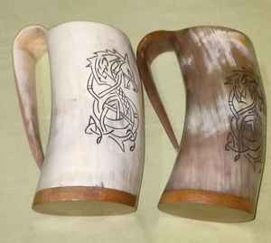 Tasses à corne sur mesure avec des conceptions de thème viking faites avec gravure de dragon idéal pour les magasins de fournitures d'artisanat viking - Product Image 6