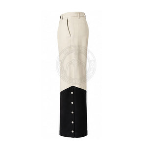 Pantalon de style Napoléonien vintage haut de gamme en toile écologique légère pour homme, avec caractéristiques frontales distinctives - Product Image 3