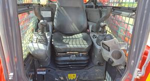 Chargeuse compacte KUBOTA SVL75-2 avec cabine EROPS, chauffage et climatisation, écran avancé avec caméra, hydraulique auxiliaire à haut débit, chargeuse sur chenilles - Product Image 6