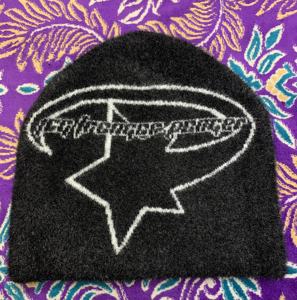 หมวกไหมพรมขนปุยสำหรับผู้ชายและผู้หญิงหมวกแบบถักลายกราฟิก Y2K ผ้าแจ็คการ์ดแบบนิ่มพิเศษออกแบบโลโก้ได้ตามที่ต้องการ - Product Image 3