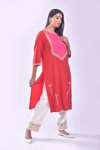 Lal Gulal Kurta Quần Set Vibrant <span class=keywords><strong>Red</strong></span> Dân tộc Mặc Cho Phụ Nữ | Bán Buôn Sẵn Sàng Cho Các Nhà Bán Buôn - Product Image 3