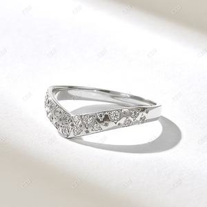 Accesorios de diamantes naturales hechos a mano para mujer, banda de boda curvada de oro sólido de 14k, banda de anillo apilable para mujer - Product Image 3