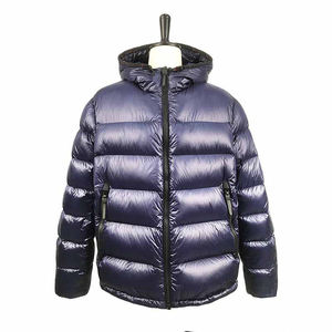 Veste matelassée pour homme de style tendance, de qualité supérieure, personnalisée, chaude pour l'hiver, rembourrée en coton de haute qualité, imperméable, avec capuche - Product Image 1