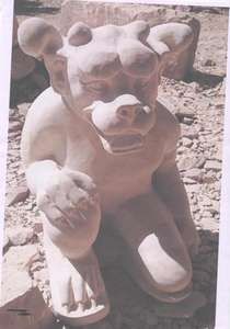 Estatua de Gárgola Moderna Hecha a Mano de Piedra Arenisca para Jardín Exterior, Villa y Parque - Product Image 5