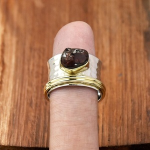 Anillo Spinner de granate crudo Anillo de banda ancha de plata esterlina - Product Image 1