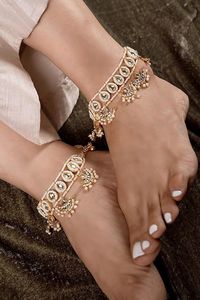 NIEN Fußkettchen Party Wear Pearl Kundan Schmuck für Fuß Knöchel moderne traditionelle indische Faux Imitation Mode für Frauen Mädchen