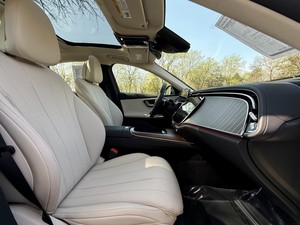 IMPRESIONANTE MERCEDES-BENZ E-350 2025 CON TRANSMISIÓN AUTOMÁTICA - Product Image 3