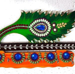 Porte-clés religieux en forme de feuille en bois fait à la main pour la décoration de la maison et du bureau - Product Image 1