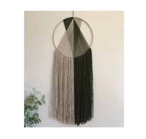 Decoración de pared bohemia de macramé artesanal hecha con amor para agregar personalidad y tranquilidad a una habitación de color neutro - Product Image 2