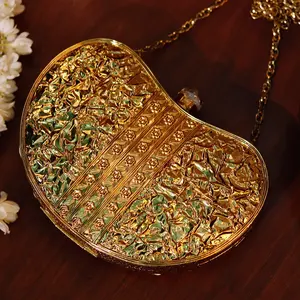 Bolso de Mano Exclusivo de Latón y Madreperla para Vestir de Noche, Bolso de Mano de Latón con Incrustaciones de Madreperla Hecho a Mano para Mujer - Product Image 5