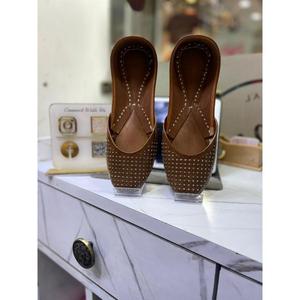 Chaussures de marche à la mode Chaussures de broderie pour dames Accessoires de chaussures de style pour filles Chaussures de broderie personnalisées Offre Spéciale - Product Image 3