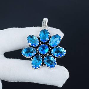 Deslumbrante colgante de Topacio Azul suizo corte ovalado plateado collar de piedras preciosas hecho a mano para mujer joyería elegante al por mayor - Product Image 2