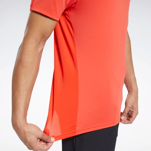 Camiseta holgada de algodón para un aspecto elegante: un ajuste relajado y moderno que ofrece comodidad, perfecta para días activos y ropa informal - Product Image 5