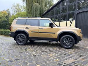 Nuovo Toyota Land Cruiser J300 SUV 5 Posti, Trasmissione Automatica, Fari LED, Pneumatici R17, Potenza 151 kW (205 CV), Euro VI, Posteriore - Product Image 6