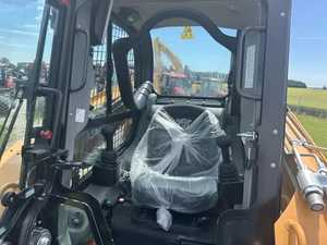 รถตักล้อยาง SR240B ปี 2024 ใหม่/มือสอง พร้อมเครื่องยนต์ดีเซล ระบบไฮดรอลิก ENERPAC ขับเคลื่อน 4 ล้อ และเกียร์รถตักหน้า จัดส่งรวดเร็ว - Product Image 2