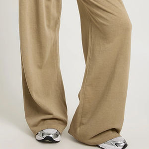 Survêtement avec fermeture éclair et tissu doux, prix avantageux pour les acheteurs en gros, avec une qualité élevée / design élégant, survêtement à jambes droites - Product Image 4