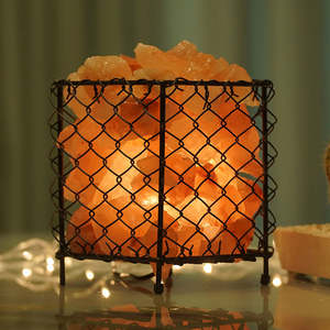 Lámpara de Sal del Himalaya en Cesta de Hierro Forjado Antigua, Decoración Artesanal Natural, Proveedor Mayorista a Granel de Pakistán - Product Image 4