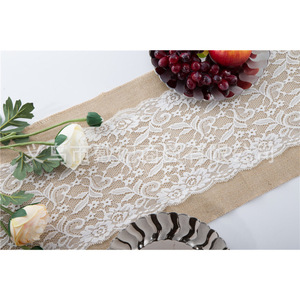 Chemin de table rustique en dentelle de jute à motifs floraux pour la décoration de mariage - Product Image 1