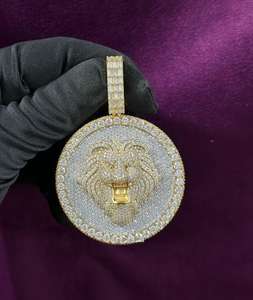 Colgante de Oro Amarillo de 18K con Diamantes de Moissanita VVS en Forma de Cara de Búho 3D, Personalizado, Clásico para Niños, Certificado IGI, Regalo Ideal - Product Image 1