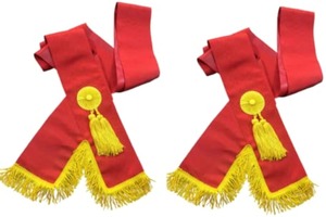 Cinta de Amaranto de Primera Calidad (sin forro), Cinta Roja Moiré: Cintas OES. Instrucciones de Cuidado: Limpieza en Seco Únicamente - Product Image 3