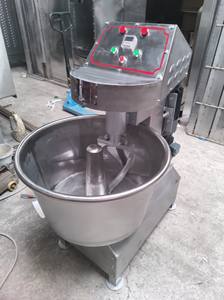 Garantie 1 an Boulangerie Vietnam 20Kg 1180x670x1040 État neuf 5 Kw/h. Mélangeur 220V/380V avec armoire électrique - Product Image 4