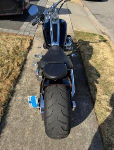 HAR LEY- DAVIDSON ROCKER C 2010 D'OCCASION 103 AVEC TRANSMISSION MANUELLE 6 VITESSES 2 Places Special Transportation - Product Image 4