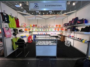 Pelota de rugby cosida a mano Midi de alta calidad, completamente equipada a mano con vejiga de agarre de larga duración, la mejor de su clase - Product Image 6