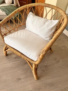 Sillón redondo de ratán natural tejido a mano con cojines blancos de felpa Tamaños personalizados y OEM disponibles - Product Image 5