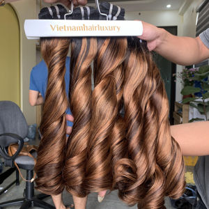 Extensions de cheveux Remy de haute qualité prix usine trame ondulée rebondissante matière première brésilienne vietnamienne et indienne de qualité supérieure - Product Image 1