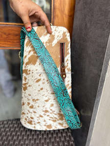 กระเป๋าหนังวัวแท้สไตล์ตะวันตกแบบใหม่ สำหรับทุกเพศ คุณภาพสูง พรีเมียม ลายพิมพ์นูนสี กระเป๋าหนังขนสัตว์สะพายหน้าอก - Product Image 3