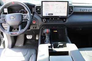 4WD แท็บแลต2024โตโยต้าทุนดราไฮบริด TRD PRO HV crewmax พร้อมล้ออัลลอยด์บลูทูธที่นั่งผ้าบลูทูธเริ่มต้นระยะไกล - Product Image 4