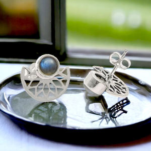 Gorgeous Look 925 plata esterlina Natural azul fuego labradorita piedra preciosa diseño único Stud pendientes para su joyería hecha a mano - Product Image 2