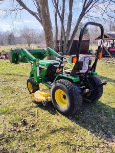 Maquinaria Agrícola Usada J-O-H-N- D-EE-R-E 4100 del 2001, Motor Diésel Eficiente de Alta Resistencia a Precio de Mayoreo - Product Image 2